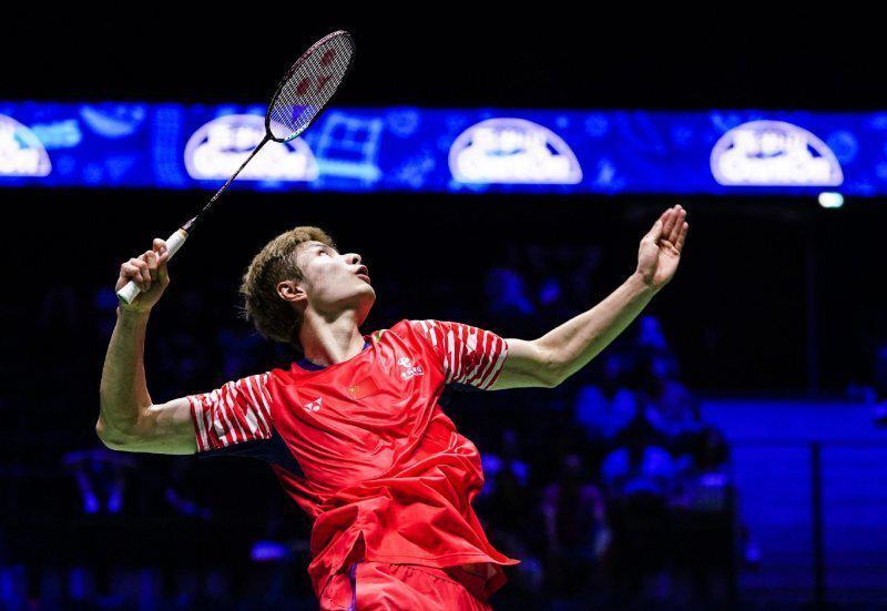 开云安卓下载-2-1！石宇奇连救2赛点逆转20岁华裔黑马，时隔7年再进世锦赛决赛