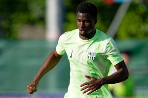 开云官方入口-官方：巴萨B队后卫法雷右脚踝扭伤，预计康复时间大约为八周