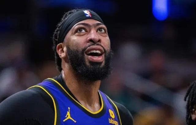 开云智能服务-投手秘诀？浓眉投射效率下滑 雷迪克已有应对之策